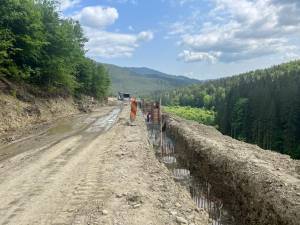 Gheorghe Flutur spune că drumul Mălini - Borca va fi finalizat anul viitor