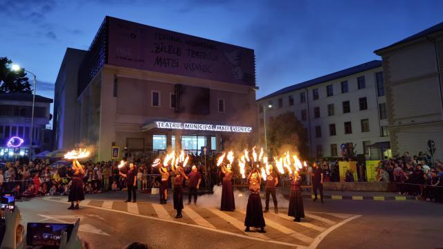 Spectacol cu foc în centrul Sucevei, premieră și pentru Ordinul Solomonarilor