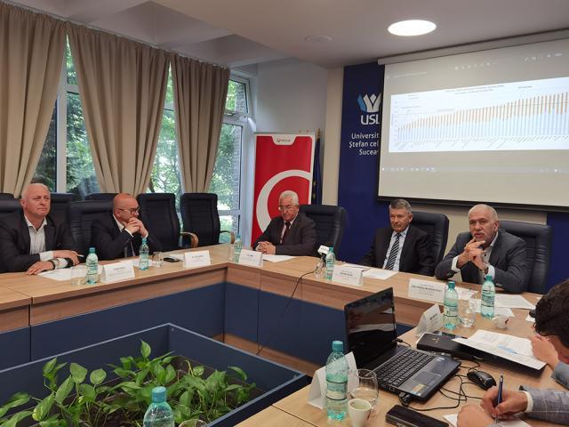 Dezbaterea publică “Parteneriatul Public Privat – reglementare, beneficii și provocări” organizată de USV, împreună cu Primăria Suceava și cu sprijinul Veolia România