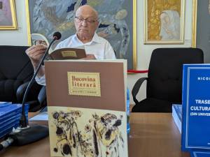 Cunoscutul istoric și critic literar Nicolae Cârlan și-a lansat volumul „Trasee și repere cultural-științifice”, la Biblioteca Bucovinei