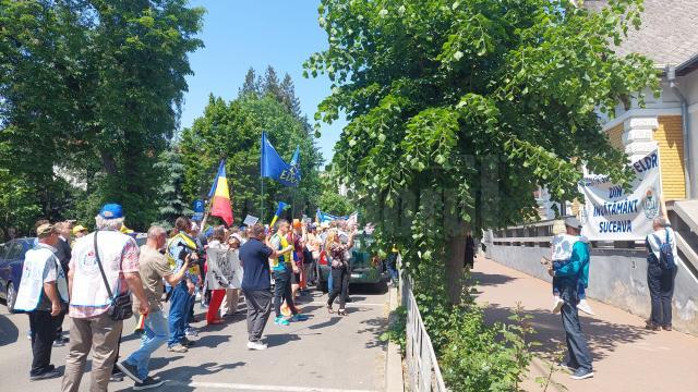 Protest în fața sediului PNL