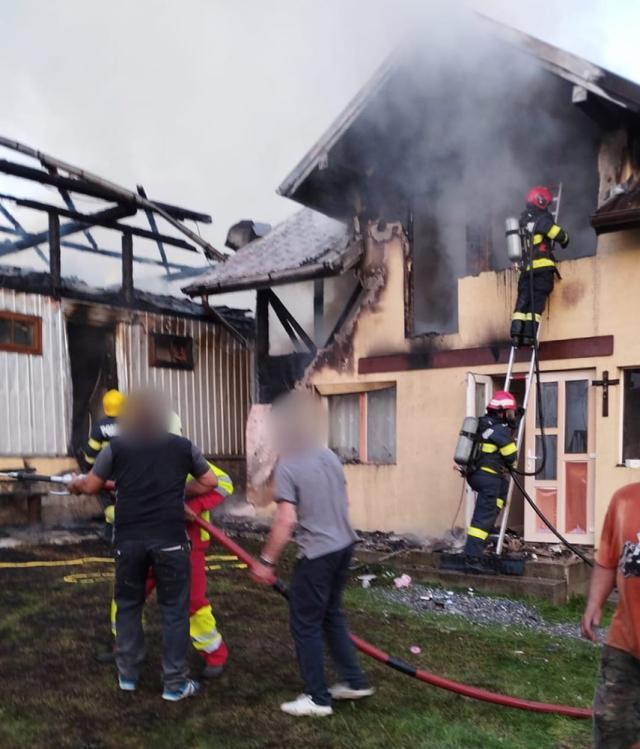 Casa a fost grav afectată de incendiu