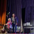Publicul în picioare și ropote de aplauze pentru actorii Maia Morgenstern și Marius Bodochi, la Suceava