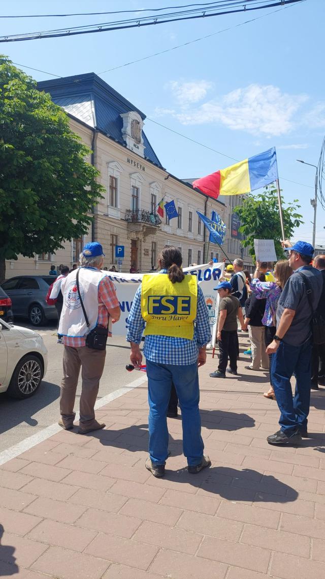 Protestul profesorilor la Prefectură