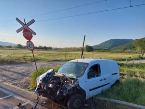 Coliziune între un autoturism și un tren, la Gura Humorului