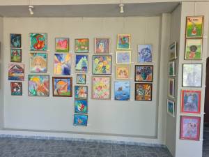 „Micii Picasso” au expus la Galeria de Artă „Ion Irimescu” Suceava