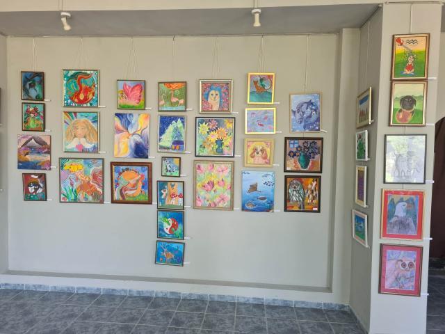 „Micii Picasso” au expus la Galeria de Artă „Ion Irimescu” Suceava