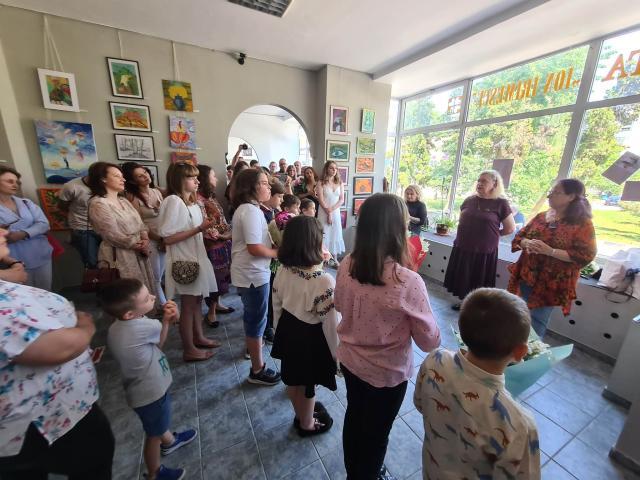 „Micii Picasso” au expus la Galeria de Artă „Ion Irimescu” Suceava