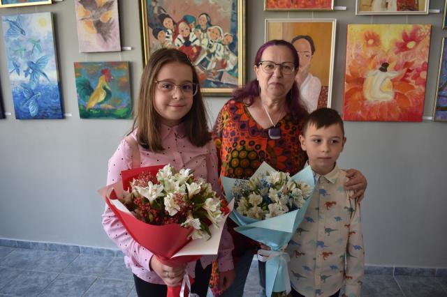 „Micii Picasso” au expus la Galeria de Artă „Ion Irimescu” Suceava