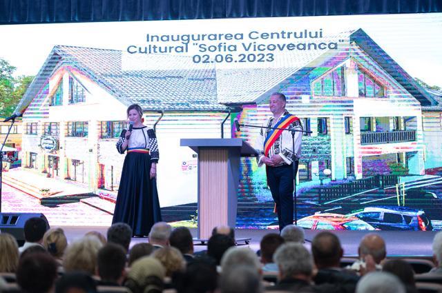 Centrul Cultural „Sofia Vicoveanca” din Vicovu de Jos, inaugurat cu o sală de 550 de locuri arhiplină