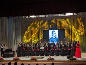 „Ciprian Porumbescu – 140 de ani”, un regal de muzică susținut de Corala „Ciprian Porumbescu” și invitații ei, pe scena suceveană