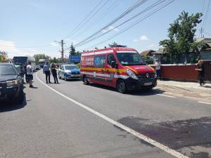 Fetiță de 10 ani, accidentată grav de o mașină, la Dumbrăveni