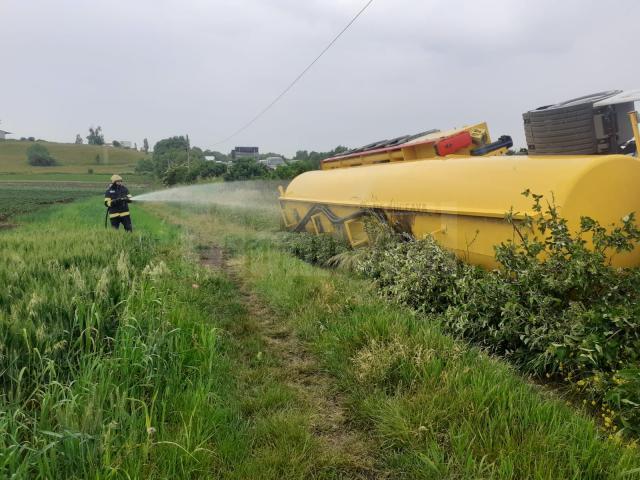 Autocisterna răsturnată