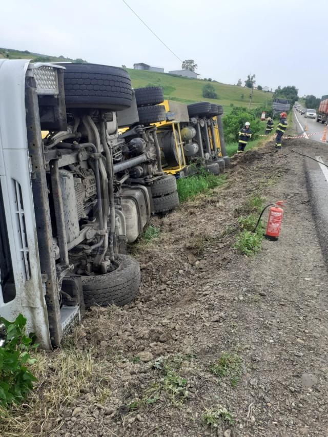 Autocisterna răsturnată