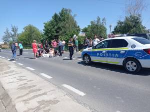 Fetița de 10 ani lovită de o mașină la Dumbrăveni are multiple leziuni și este în continuare în stare gravă
