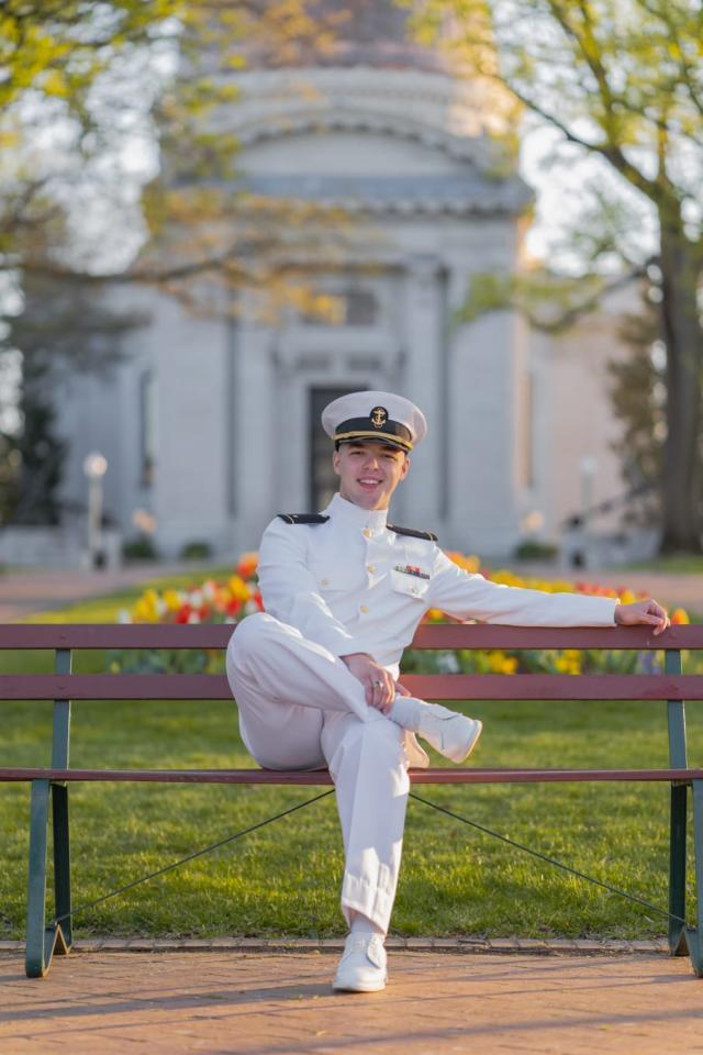 Un tânăr din Câmpulung Moldovenesc, absolvent de top al celui mai elitist colegiu militar din SUA