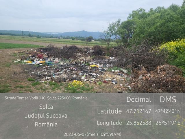 Terenul unde au fost abandonate deșeurile