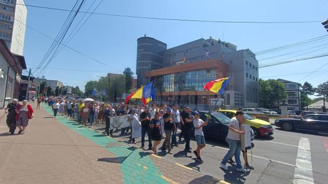 Elevii s-au alăturat marșului profesorilor