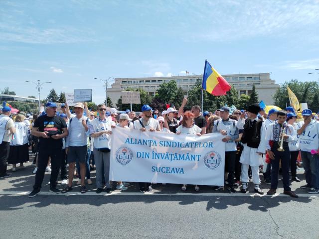 Câteva sute de cadre didactice din județ au participat la acțiunea organizată la București