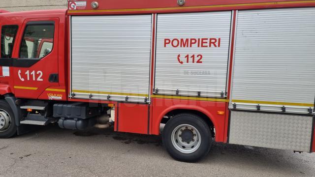 Incendiu cu pagube de 100.000 de euro la o hală a unei fabrici de cherestea