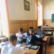 Elevii şi profesorii au revenit în clase