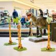 26 de specii preistorice de dinozauri, reproduse în mărime naturală, pot fi văzute și fotografiate la Iulius Mall Suceava (5)