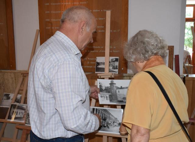 „Fălticeniul de altădată”, expoziție-document la Colegiul „Nicu Gane”
