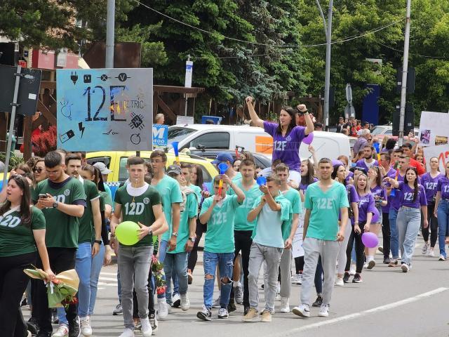 Marsul absolventilor de la Colegiul Gura Humorului, foto George Boicu Budu  (2)