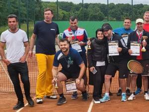 Cupa Miraj Star a reprezentat o nou prilej de intalnire pe terenul de tenis, intre prieteni
