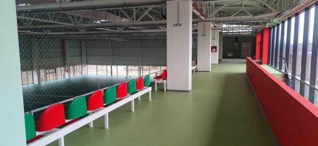 Sala de sport cu tribuna de 180 de locuri - interior