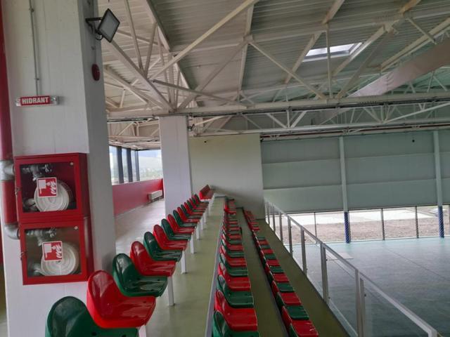 Sala de sport cu tribuna de 180 de locuri - interior