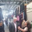 Primarul Sucevei, Ion Lungu, verificând în teren stadiul lucrărilor de asigurare a căldurii în Bazar, pentru sezonul rece următor