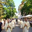 Procesiunea „Calea Sfinților”, purtând moaștele Sfântului Ioan cel Nou de la Suceava, a adunat mii de credincioși pe străzile orașului