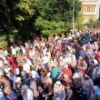 Procesiunea „Calea Sfinților”, purtând moaștele Sfântului Ioan cel Nou de la Suceava, a adunat mii de credincioși pe străzile orașului