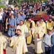 Procesiunea „Calea Sfinților”, purtând moaștele Sfântului Ioan cel Nou de la Suceava, a adunat mii de credincioși pe străzile orașului