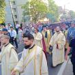 Procesiunea „Calea Sfinților”, purtând moaștele Sfântului Ioan cel Nou de la Suceava, a adunat mii de credincioși pe străzile orașului