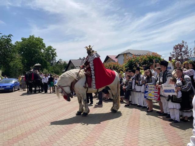 „Regine”, „Prințese”, „Grupuri tradiționale”, premiate la Festivalul Național „Regina Sânzienelor”, ediția a IX-a