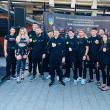 Fotografie de grup cu luptătorii galei Colosseum Tournament 39 pe esplanada  Casei de Cultură