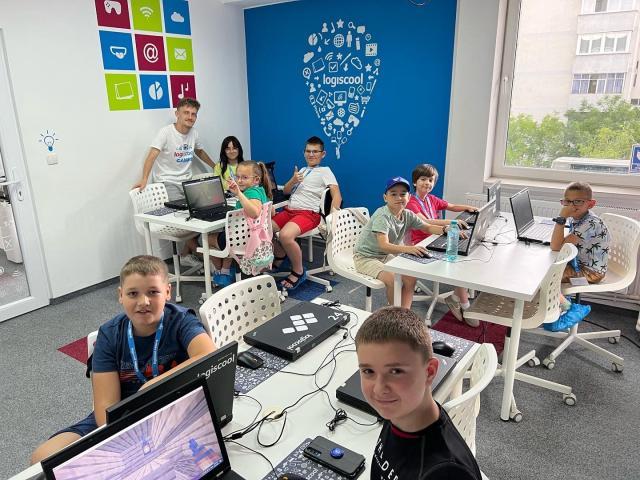 Logiscool Suceava, parte din rețeaua internațională de școli de programare pentru copii și adolescenți, invită elevii la programele săptămânale de vacanță LOGICAMPS și la noile ateliere (one session)