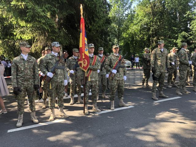 Ceremonialul militar a fost asigurat de mai multe batalioane din România și Republica Moldova