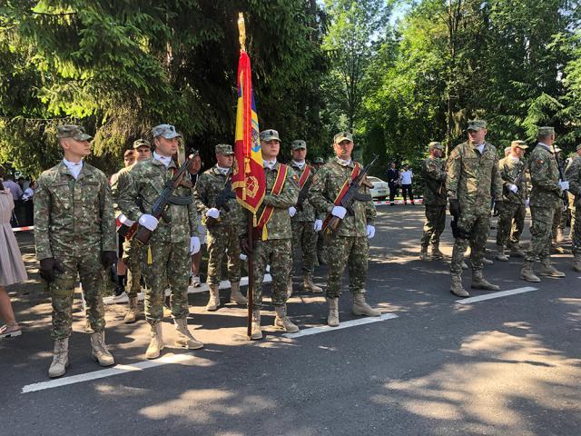 Ceremonialul militar a fost asigurat de mai multe batalioane din România și Republica Moldova