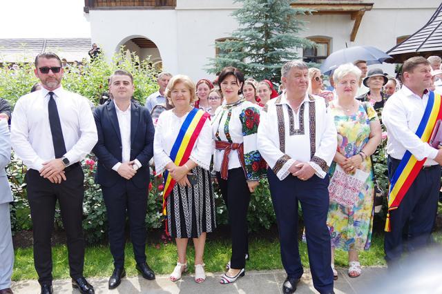 Mii de credincioși au participat la marea sărbătoare a Sf. Voievod Ștefan cel Mare de la Putna