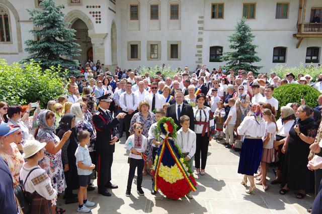 Mii de credincioși au participat la marea sărbătoare a Sf. Voievod Ștefan cel Mare de la Putna