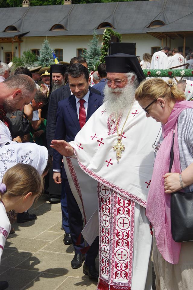 Mii de credincioși au participat la marea sărbătoare a Sf. Voievod Ștefan cel Mare de la Putna