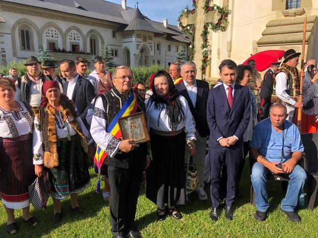 Mii de credincioși au participat la marea sărbătoare a Sf. Voievod Ștefan cel Mare de la Putna