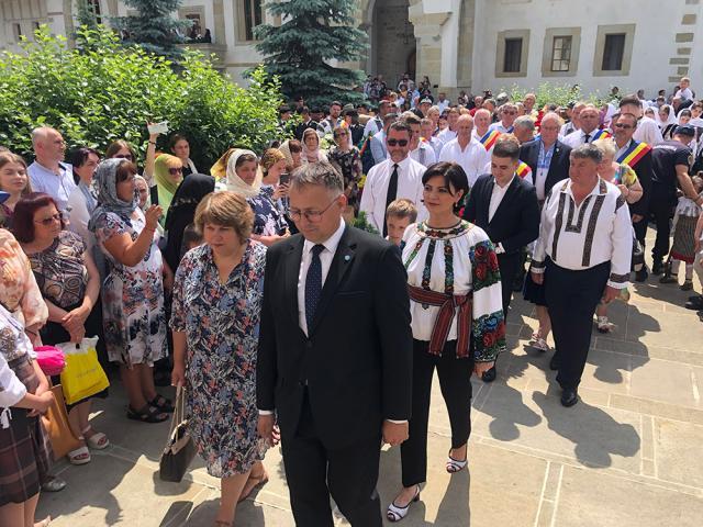 Mii de credincioși au participat la marea sărbătoare a Sf. Voievod Ștefan cel Mare de la Putna