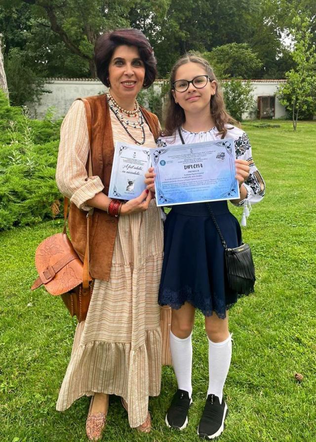 Prof. Alina Șandru și eleva Ana-Maria Răileanu