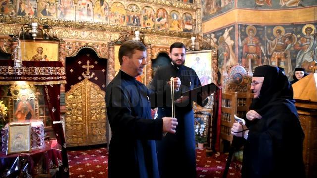 Stavrofora Gabriela Platon, stareţa Mănăstirii Voroneţ, a primit Ordinul „Crucea Bucovinei” -, Foto: Constantin Ciofu