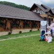 Mai mulți copii nevăzători și părinții acestora, în tabără gratuită la Vama, organizată de Asociația Teona Ariana Suceava