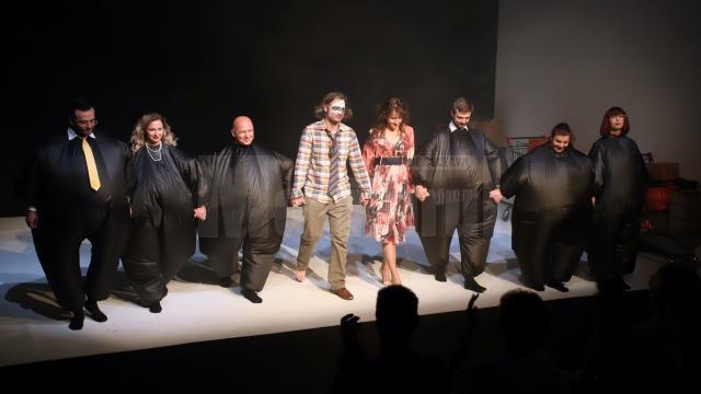 Spectacolele puse în scenă la Suceava - „Rinocerii” de Eugène Ionesco și „Occident Express” de Matei Vișniec, se joacă zilnic în Franța, la Festivalul de la Avignon